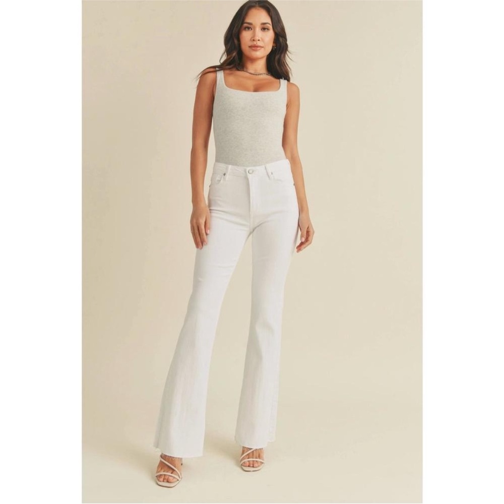 JUST BLACK DENIM hr scissor cut flare in white
31